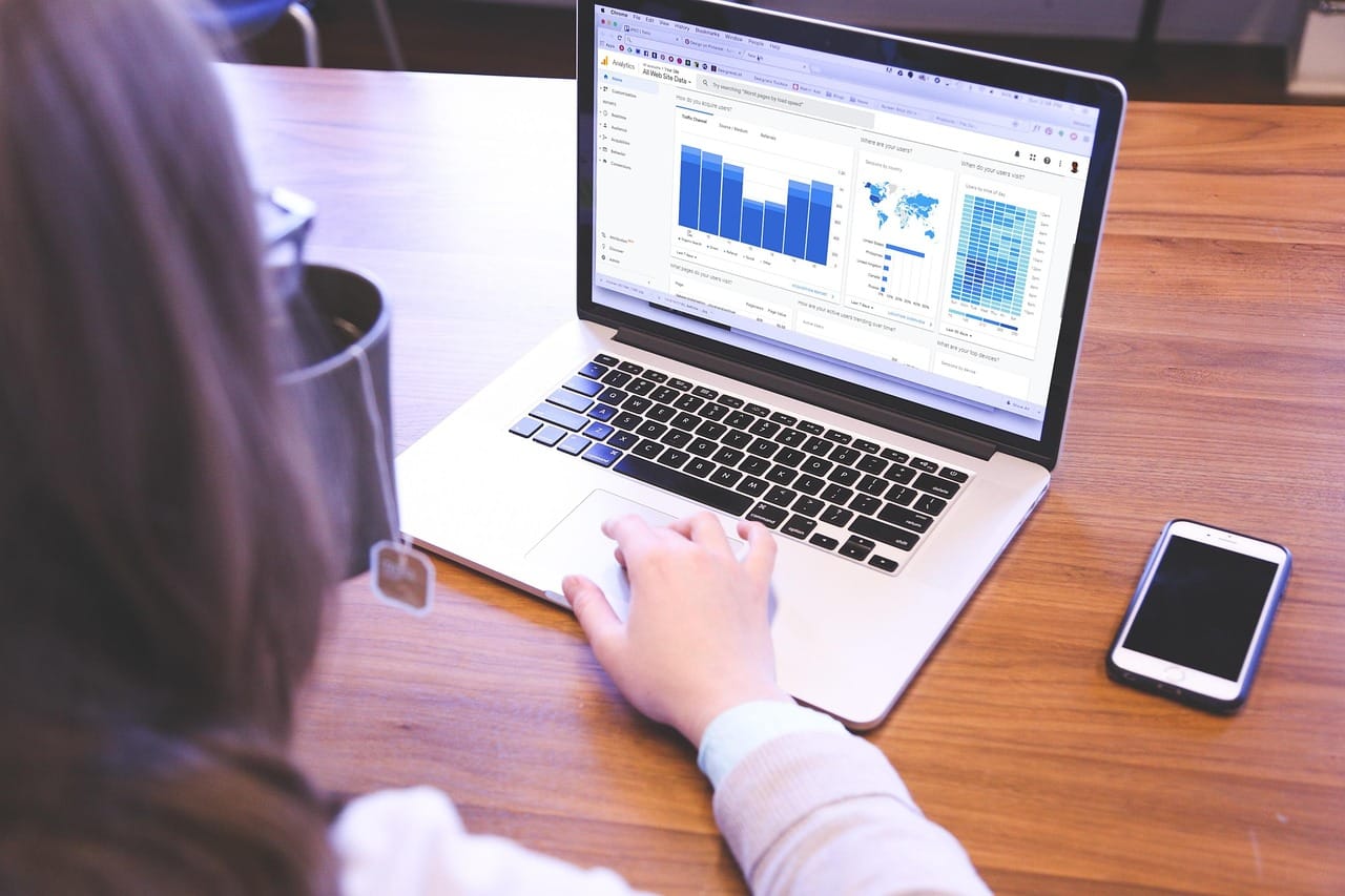 Most dashboards are opened on a laptop, between two meetings. They have about ten seconds to be useful.